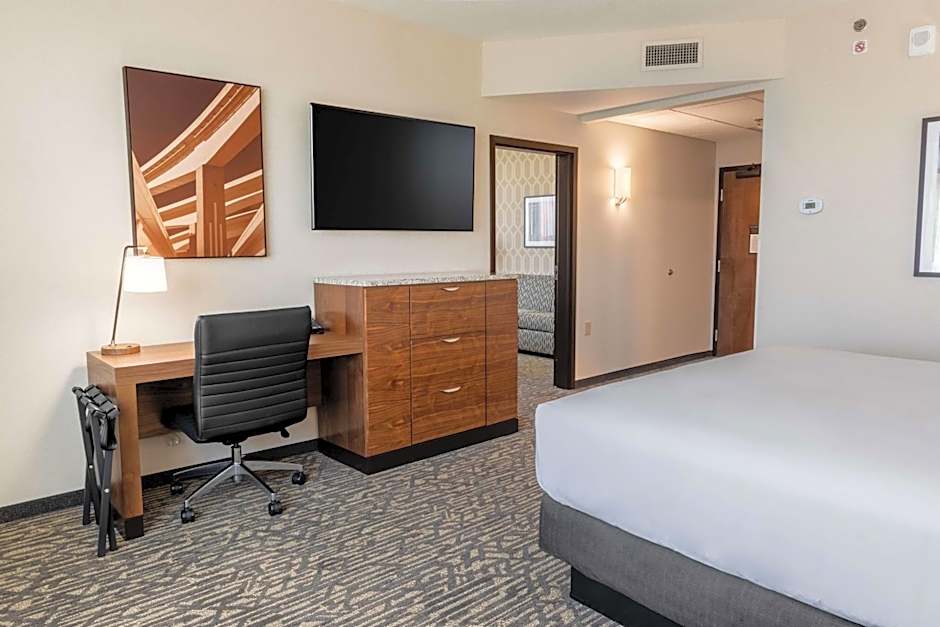 Drury Plaza Hotel Dallas Arlington