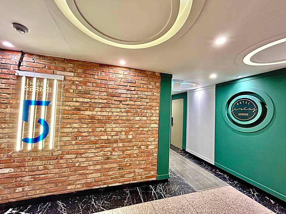 Series hotel