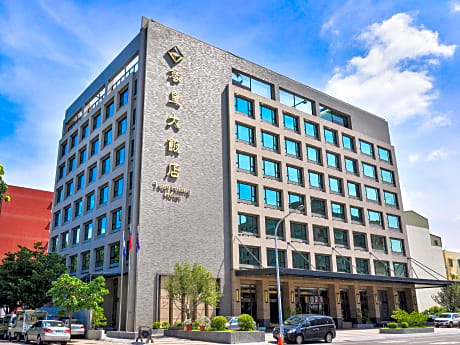 Tsun Huang Hotel