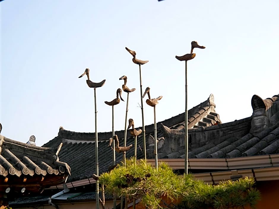 Happiness Full Hanok Guesthouse Jeonju