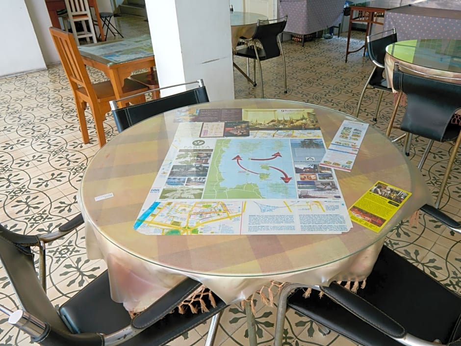 Roof View Place Hotel