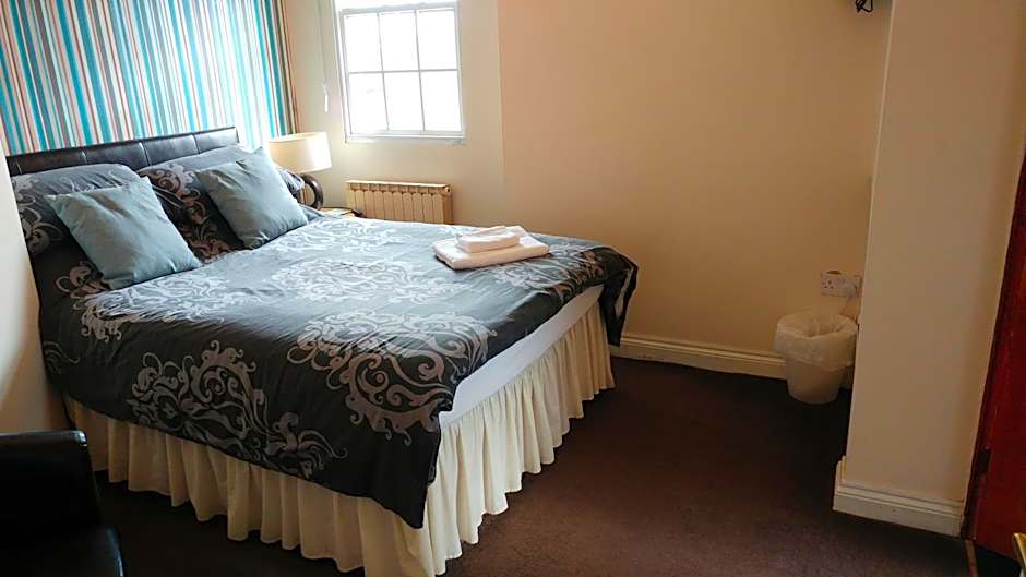 The Three Horseshoes