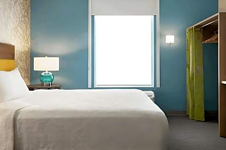 1King Mobilty/Hearing Access Ri Shower Studio