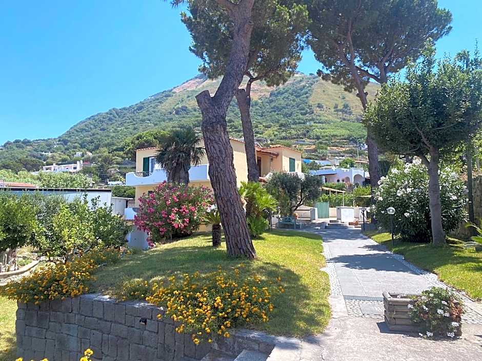 Villa Olivia Residence Ischia - nel Verde con Piscine e Vista Mare