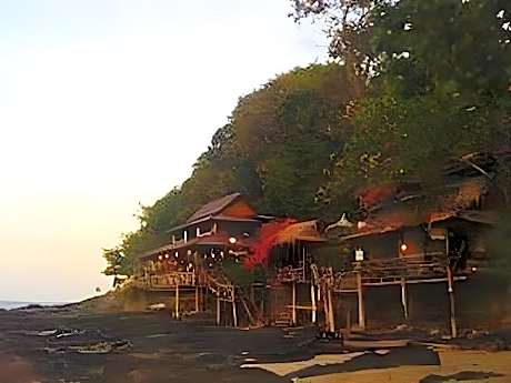 Bamboo Bay Resort