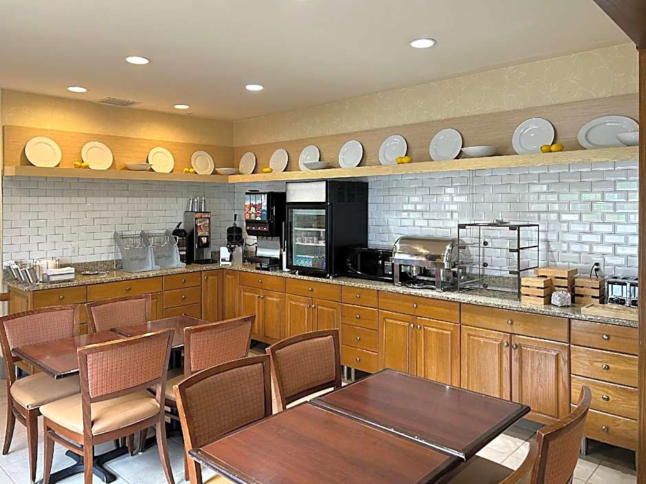 Country Inn & Suites by Radisson, Owatonna, MN