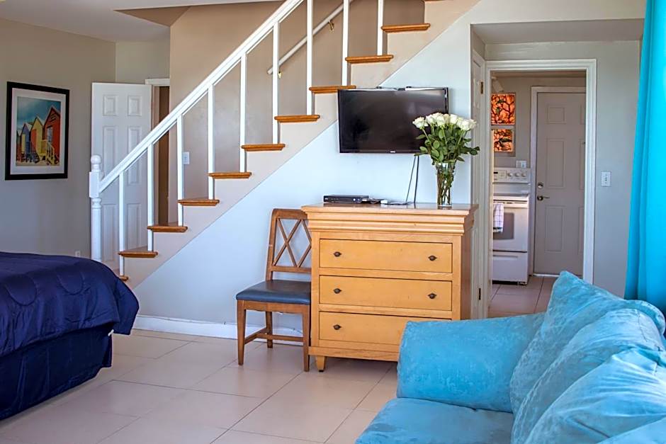 Riptide Oceanfront Hotel