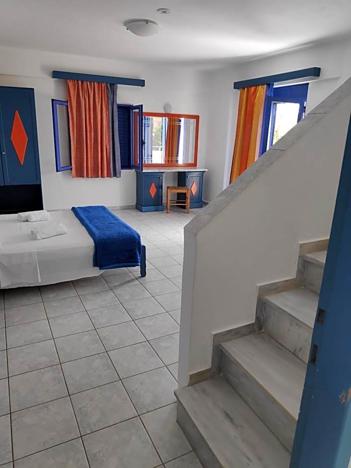 Leonidas Studios & Apartments