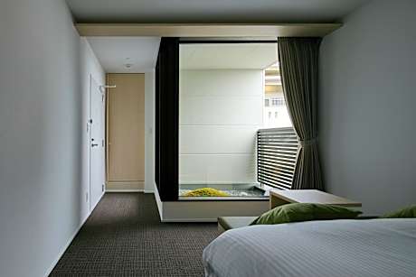 King Room with Garden View with Shower - No Cleaning for Consecutive Night Stays