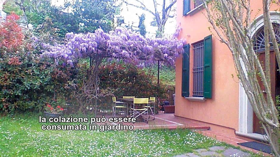 All' Ombra del Portico