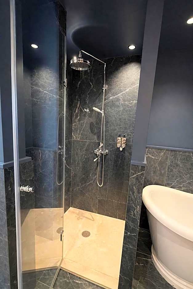 Neuilly Park Hotel