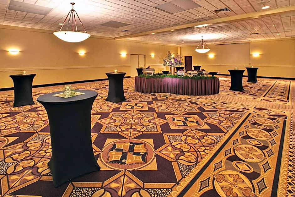 Ramada by Wyndham Midtown Grand Island