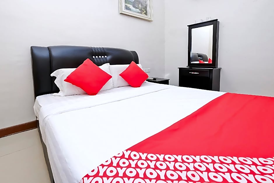 OYO 714 Arina Hotel