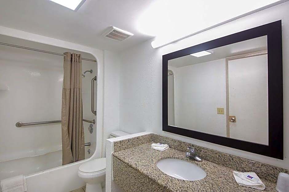 OYO Hotel Baton Rouge Mid City