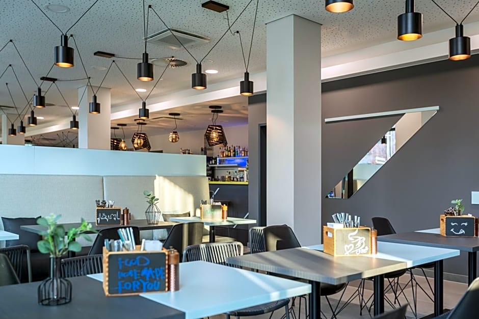 Holiday Inn - The Niu Seven Dusseldorf Ost By IHG