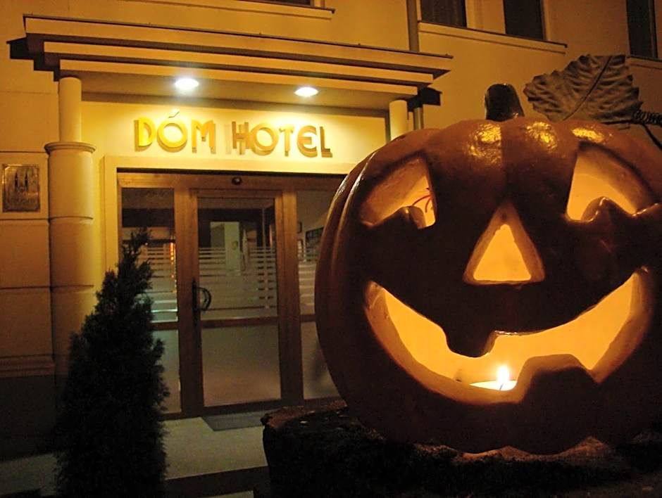 Dóm Hotel