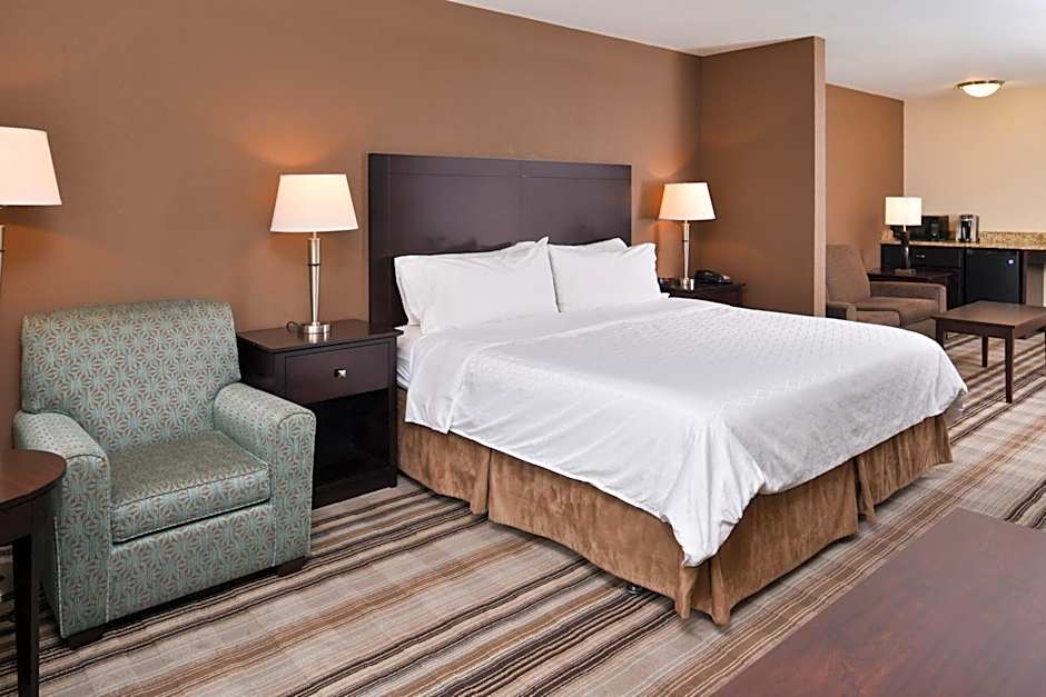 Photo 1 of 2 of 1 King Bed with Sofabed Suite, Hearing Accessible