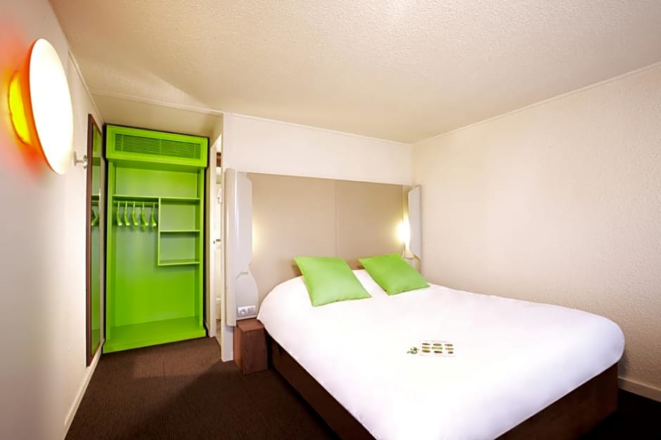 greet hotel restaurant Angouleme Ouest