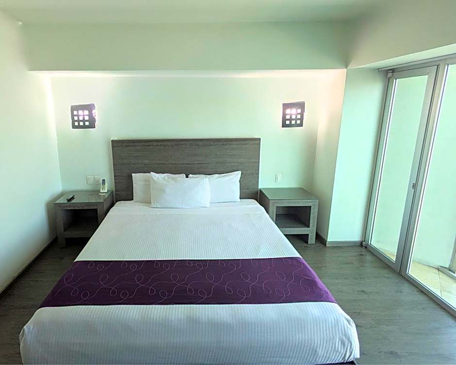 We Hotel Aeropuerto