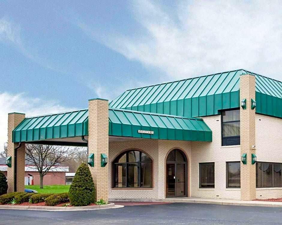 Quality Inn & Suites Indianapolis Northwest