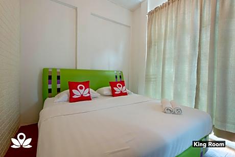 King Room with Shared Bathroom