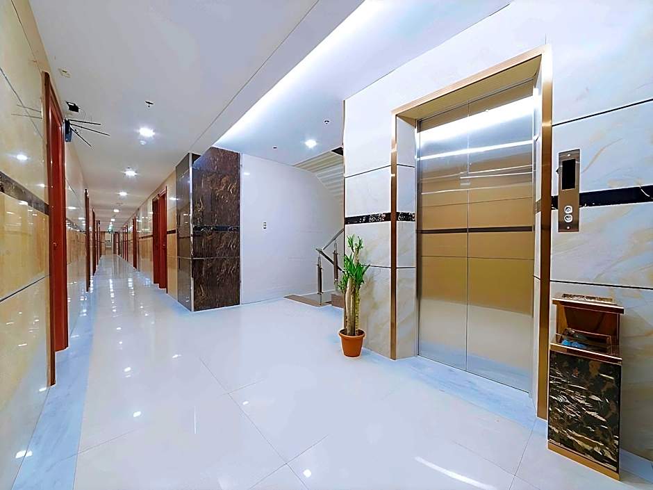 RedDoorz Plus at Winter Benitez