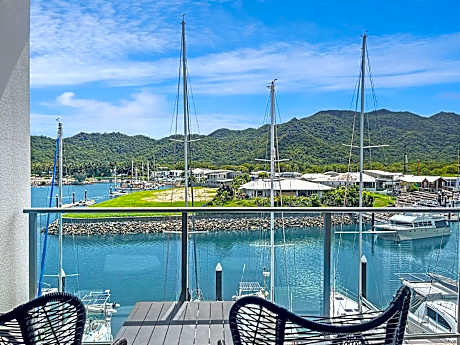 Blue on Blue Studio Room 1352