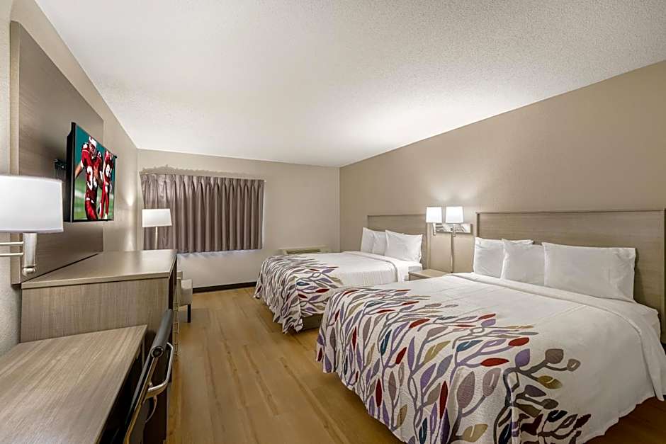 Red Roof Inn & Suites Newport - Middletown, RI