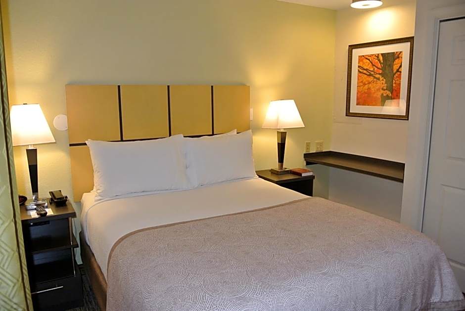 Candlewood Suites Washington-Fairfax By IHG