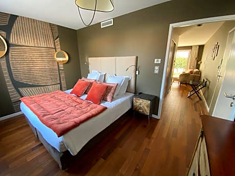 Deluxe Suite with Terrace - Garden View