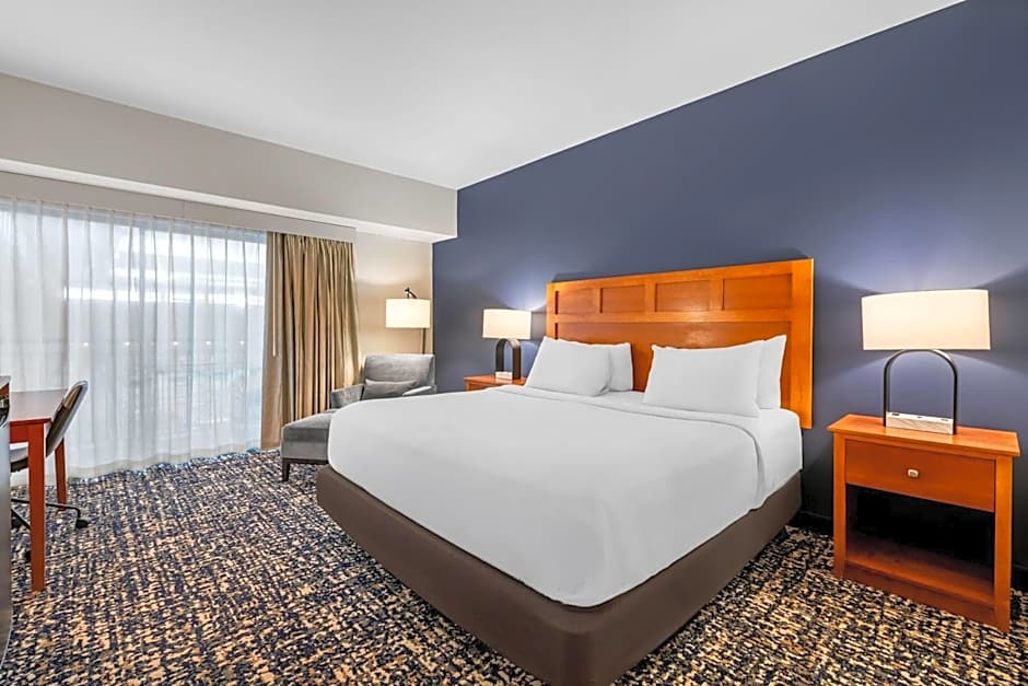 Wyndham Bloomington - Mall of America