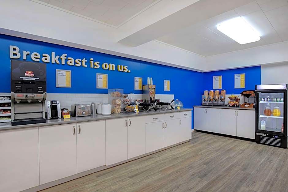 Days Inn by Wyndham Victoria Airport Sidney