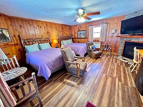 Queen Room with 2 Queen Beds and Fireplace