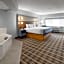 AmericInn by Wyndham Douglas/Saugatuck