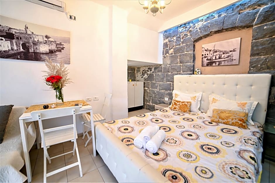 Domos Tiberias - Heated pool דומוס טבריה- בריכה מחוממת