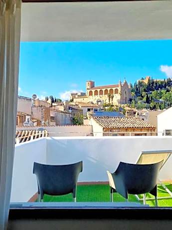 Standard Double Room with Ensuite Bathroom