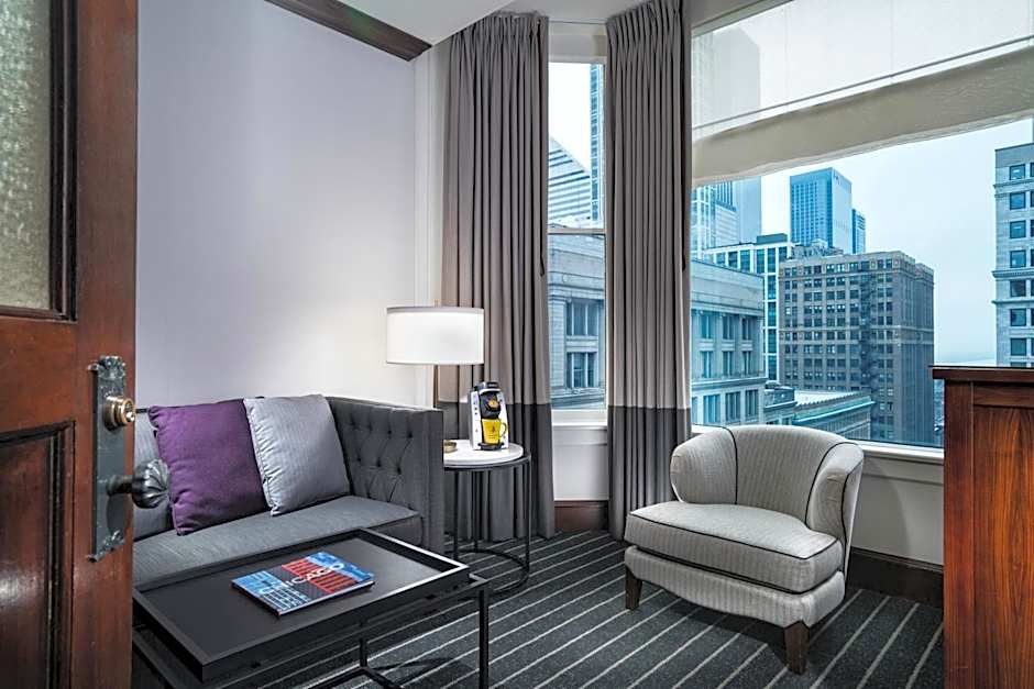 Staypineapple, An Iconic Hotel, The Loop