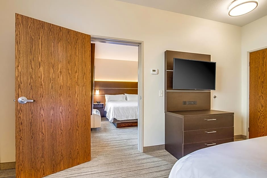 Holiday Inn Express Hotel & Suites Custer