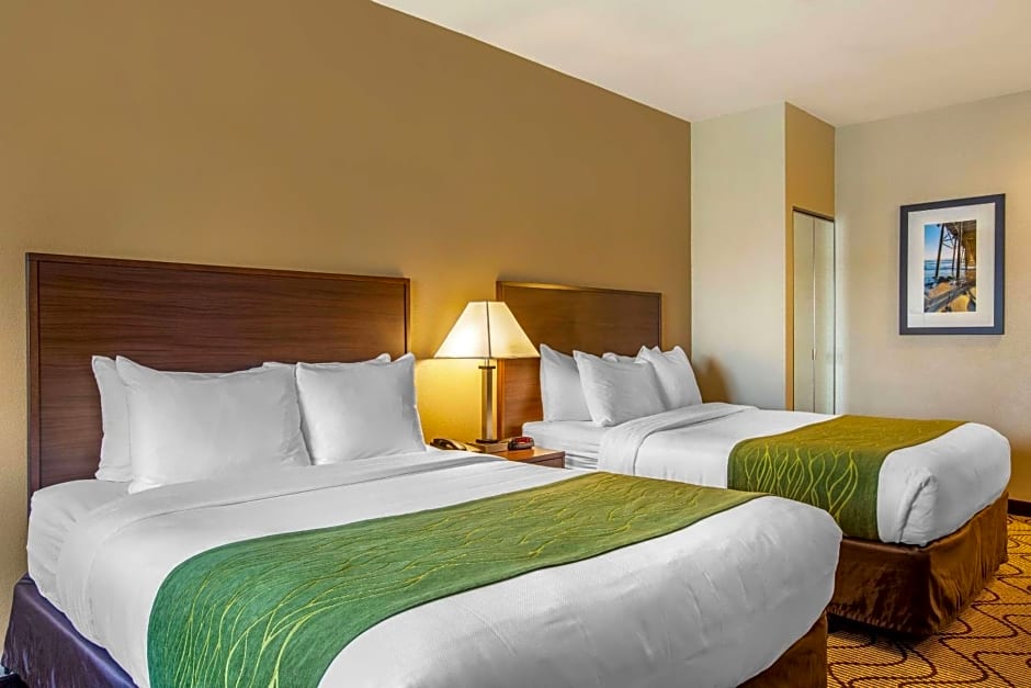Comfort Inn & Suites Orange County John Wayne Airport