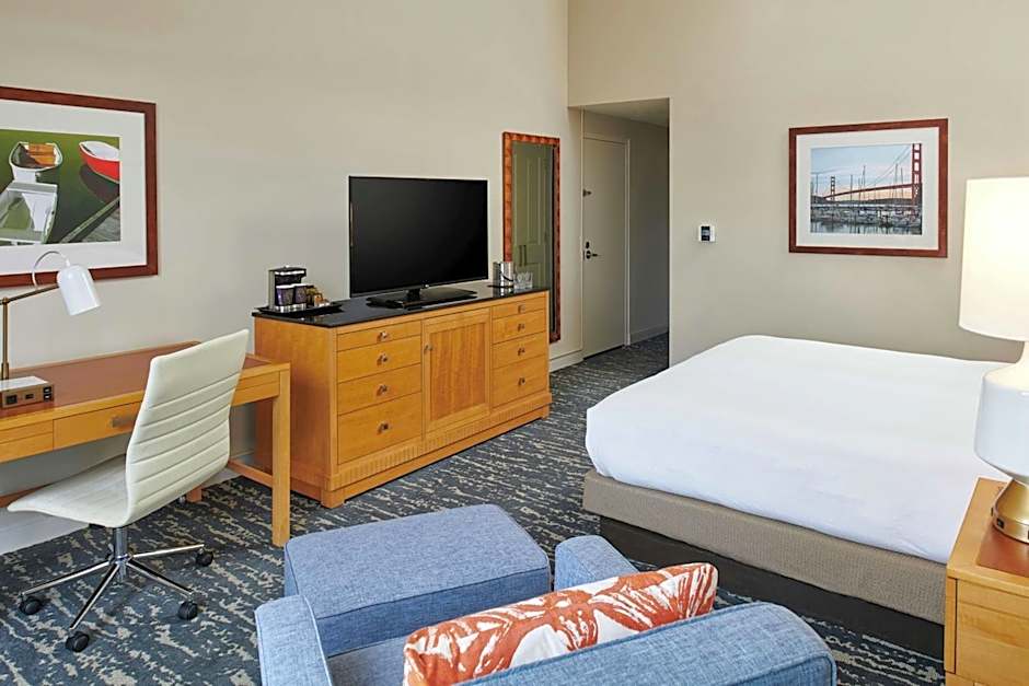 DoubleTree by Hilton Hotel Berkeley Marina