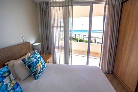 Two Bedroom Apartment with Sea View