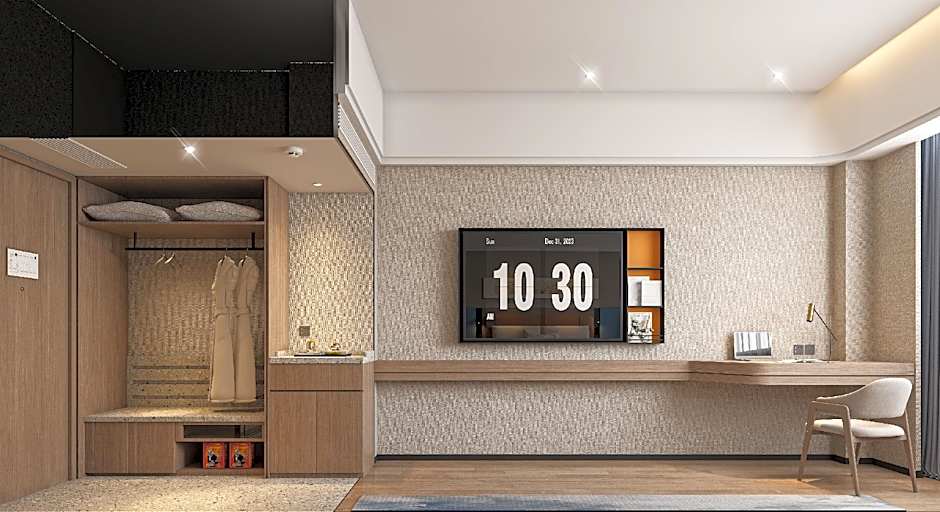 Five Rams City Hotel