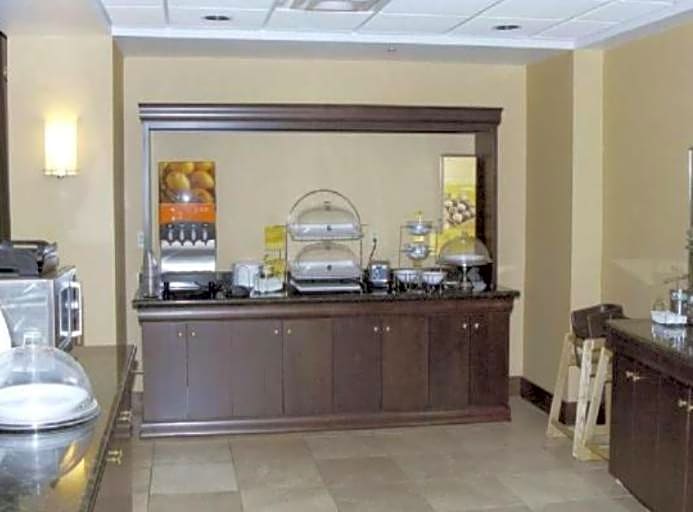 Hampton Inn & Suites Dayton-Airport