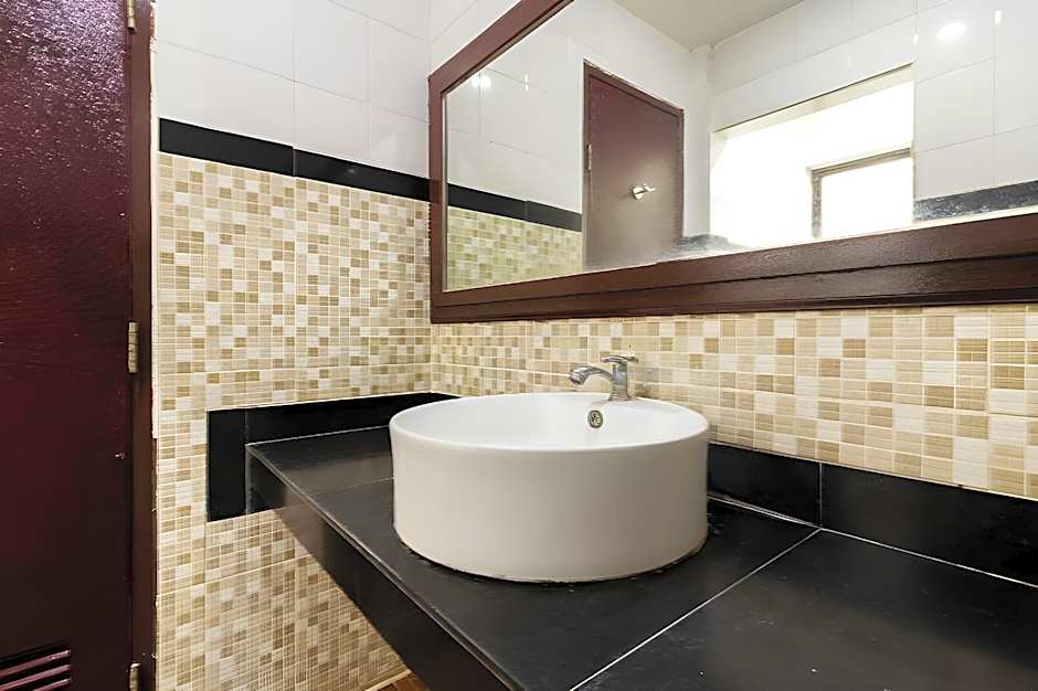 Flagship 2688 Guntur Hotel