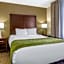 Comfort Inn & Suites Alameda at Albuquerque Balloon Fiesta Park