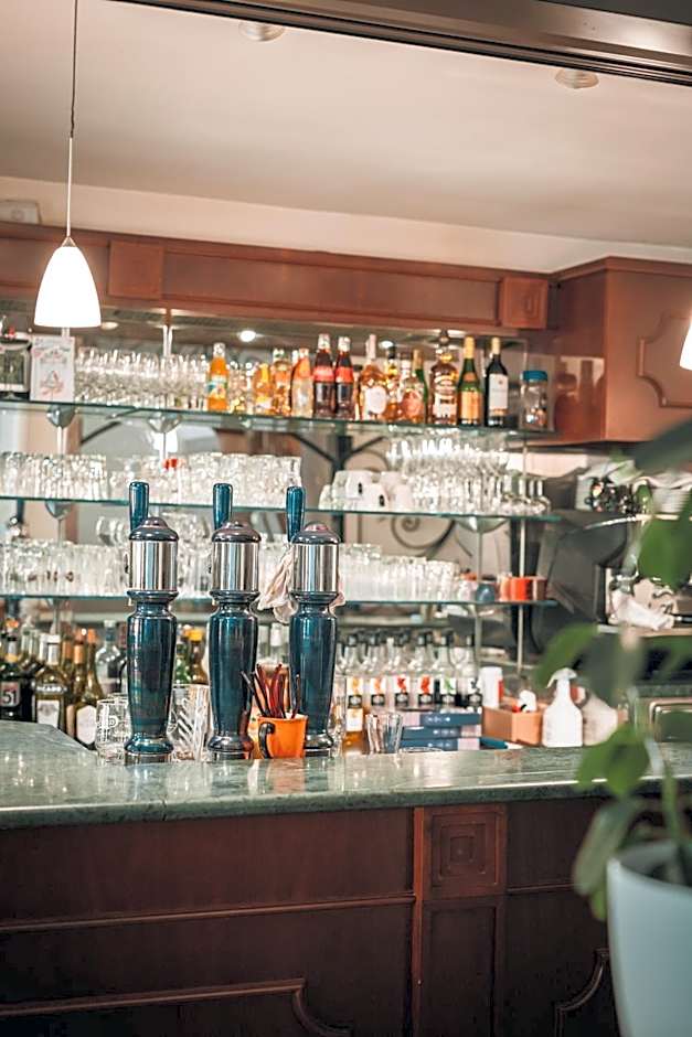 Logis Hôtel Vuillot