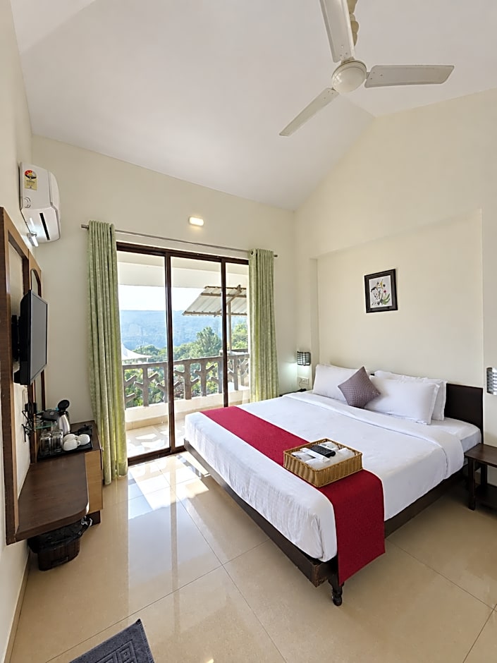 Cloud Green Resort & Spa