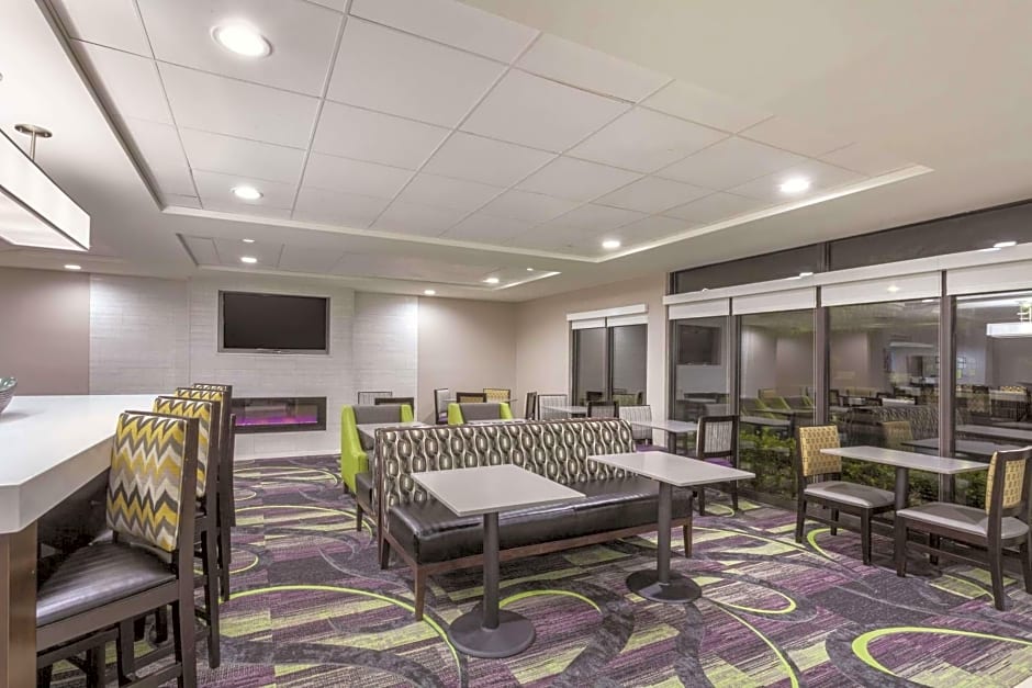 La Quinta by Wyndham Columbus North