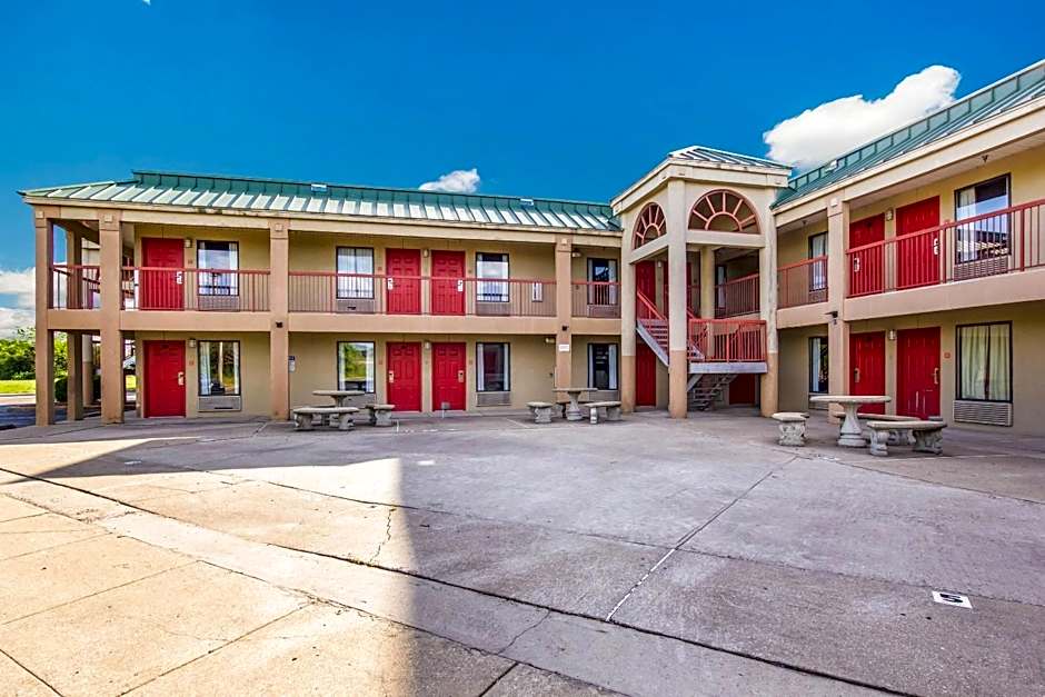 Econo Lodge Inn & Suites Brooks - Louisville South