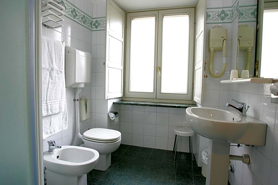 Le Petit Hotel